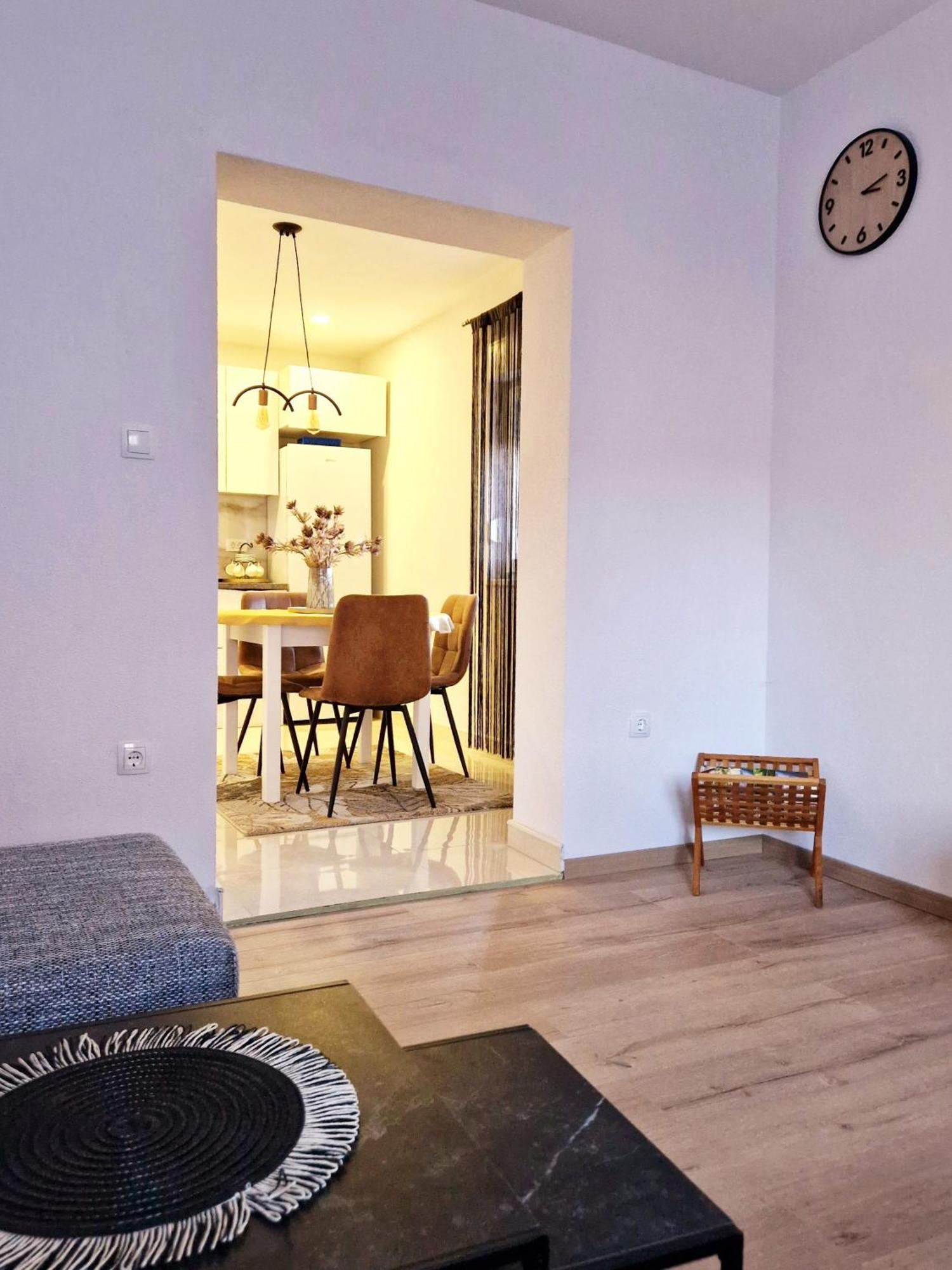 2 Bedroom Apartment Ljubica Sinj Buitenkant foto