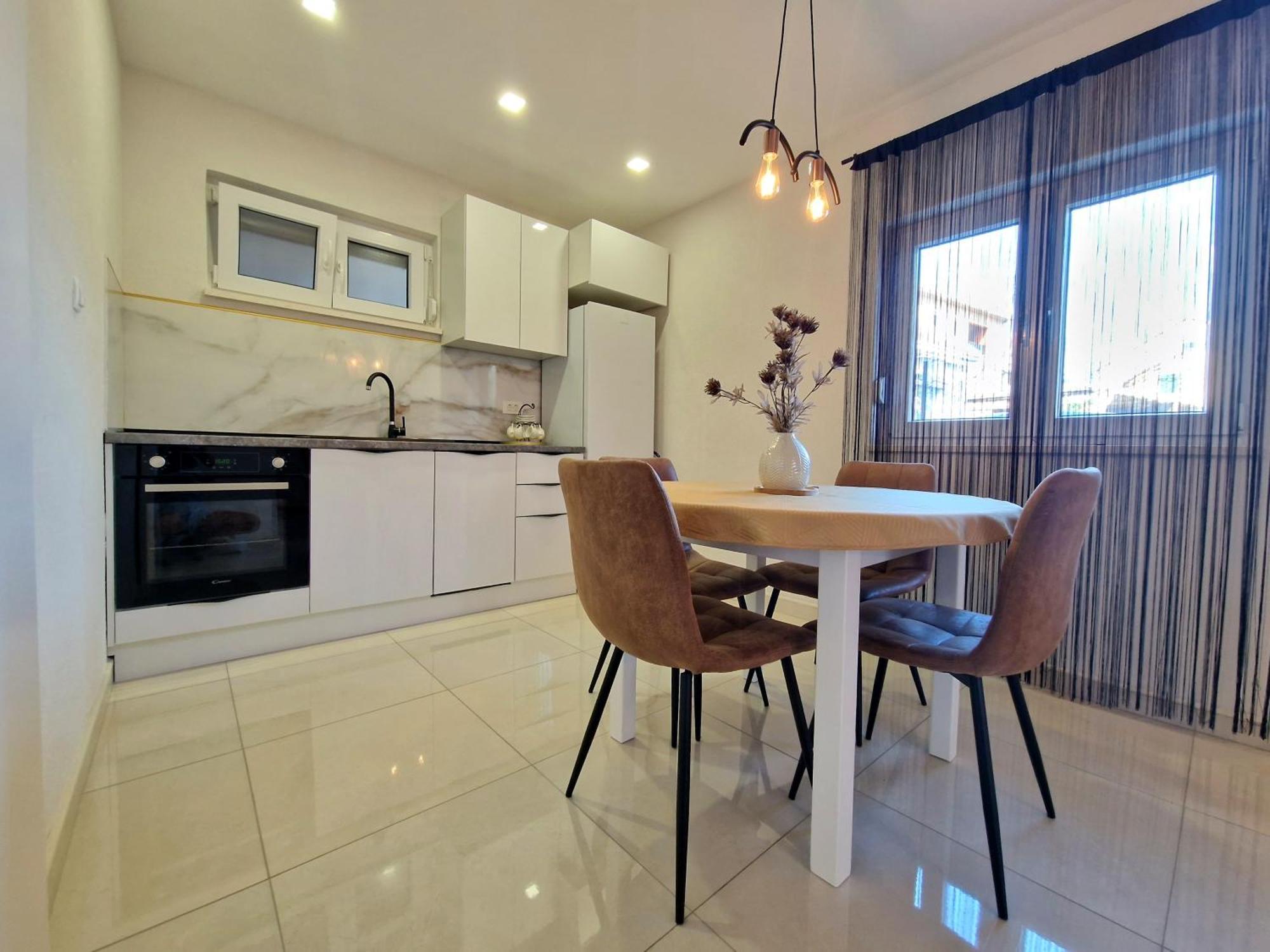 2 Bedroom Apartment Ljubica Sinj Buitenkant foto